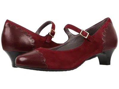 Sas Cate In Burgundy