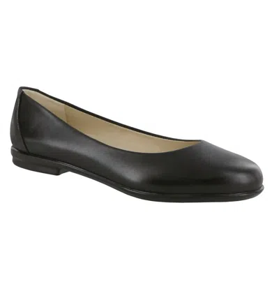 SAS WOMEN'S SCENIC FLAT - WIDE WIDTH IN BLACK