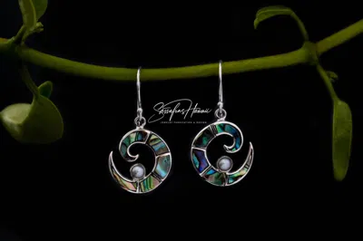 Sassafras Hawaii Women's Drop Earrings In Pauashell/ruby/925 Silver In Multi