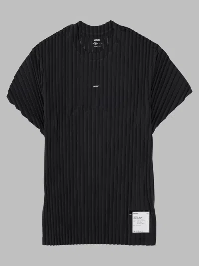 Satisfy In Black