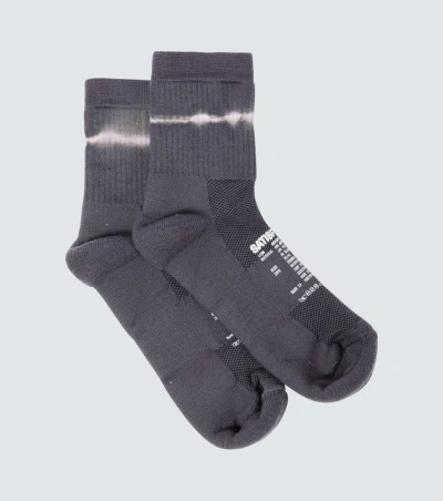 Satisfy Tie-dye Wool-blend Socks In Grey