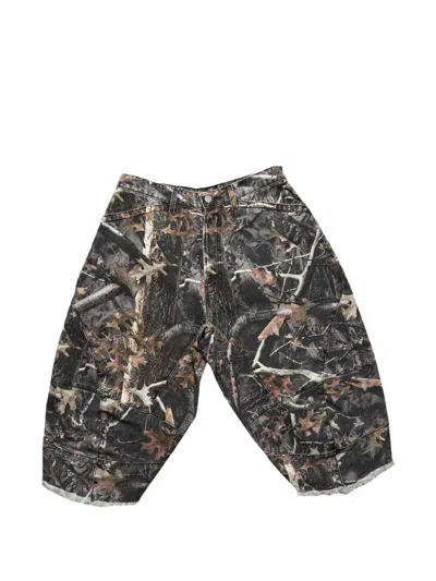 Satoshi Nakamoto Camo-print Carpenter Shorts In Gray