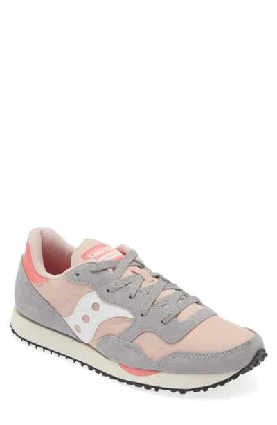 Saucony Dxn Trainer In Grey/pink