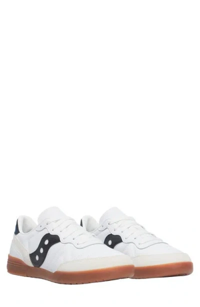 Saucony Gender Inclusive 586i Sneaker In White