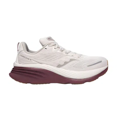 Pre-owned Saucony Hurricane 24 'moon Currant' In Cream
