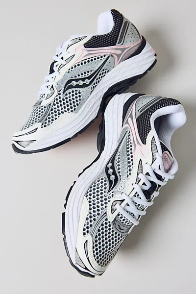 Saucony Men's Progrid Omni 9 Sneaker In Silver/pink, Men's At Urban Outfitters In Silver/pink