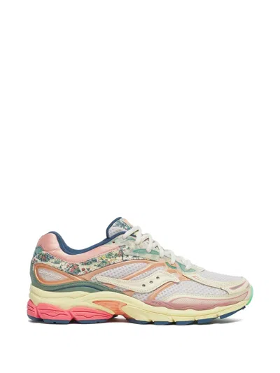 Saucony Progrid Omni 9 Sneakers In Gold