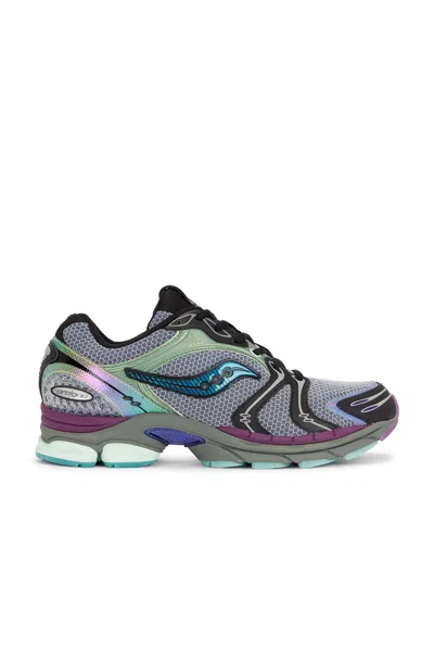 Saucony Progrid Triumph 4 Winter Solstice Sneakers In Blue
