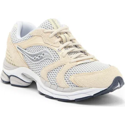 Saucony Progrid Triumph 4 Sneaker In Sand/ink