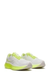 Saucony Ride 18 Running Shoe In Green