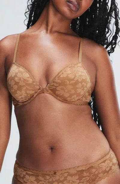 Savage X Fenty Lavish Lace Unlined Plunge Bra In Sweet Latte Nude