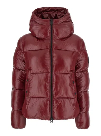 SAVE THE DUCK 'BIDDY' BORDEAUX DOWN JACKET WITH HOOD AND LOGO ON THE SLEEVE IN TECH FABRIC WOMAN