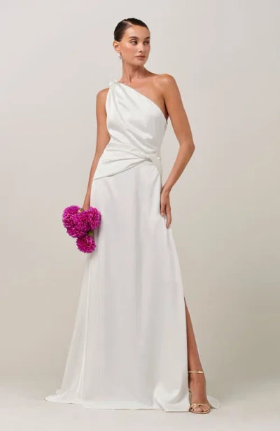 Savel Chiari Gown In White