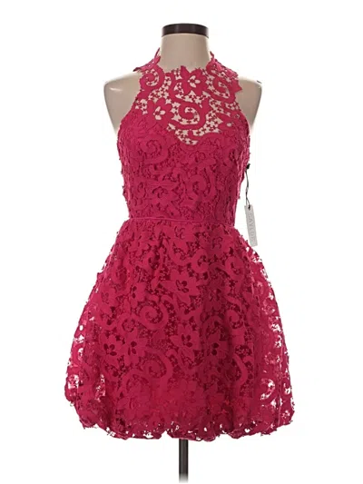 Saylor Cocktail Dress In Burgundy