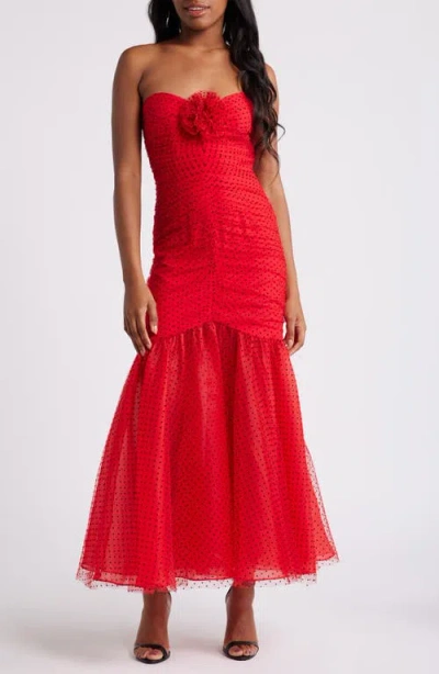 Saylor Katherine Swiss Dot Strapless Cocktail Dress In Red/black