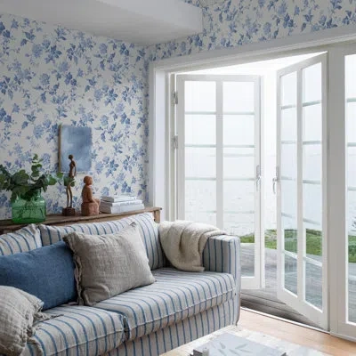 Schumacher Boråstapeter Blomslinga Wallpaper In Blue,white