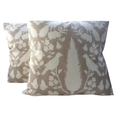Pre-owned Schumacher Pair Of  Pillows In Fawn And Ivory "chenonceau" Linen In White