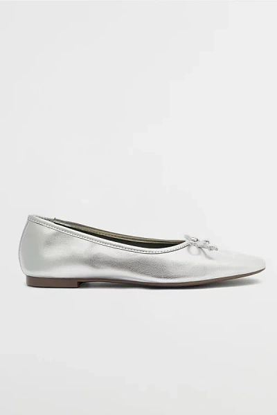 SCHUTZ ARISSA LEATHER BALLET FLAT IN PRATA SILVER, WOMEN'S AT URBAN OUTFITTERS