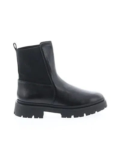 Pre-owned Schutz Boots In Black