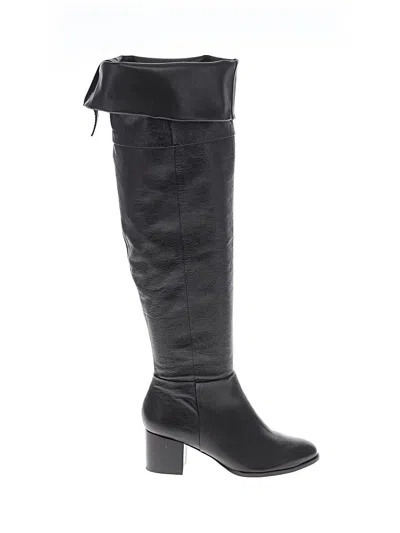 Pre-owned Schutz Boots In Black