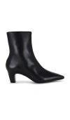 Schutz Dellia Leather Kitten Ankle Booties In 블랙