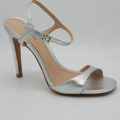 Schutz Jade Heels In Prata In Silver