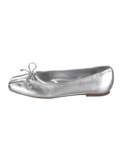 Pre-owned Schutz Leather Bow Accents Ballet Flats In Silver