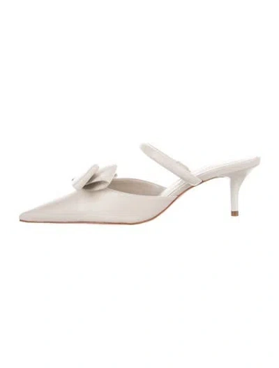 Pre-owned Schutz Leather Bow Accents Mules In Neutrals