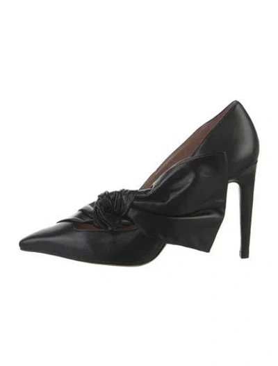 Pre-owned Schutz Leather Bow Accents Pumps In Black