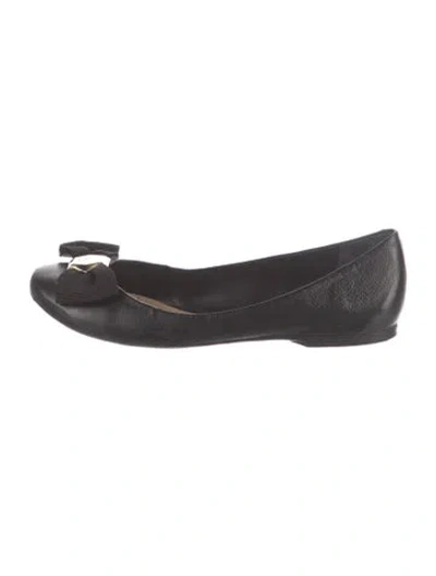 Pre-owned Schutz Leather Flats In Black