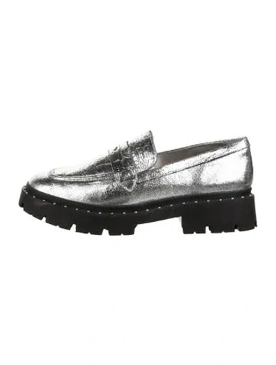 Pre-owned Schutz Leather Loafers In Metallic/silver