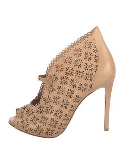 Pre-owned Schutz Leather Pumps In Neutral