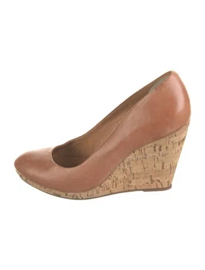 Pre-owned Schutz Leather Pumps In Neutrals