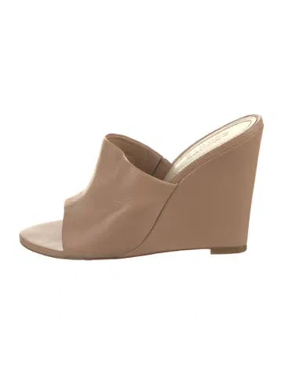 Pre-owned Schutz Leather Sandals In Neutral