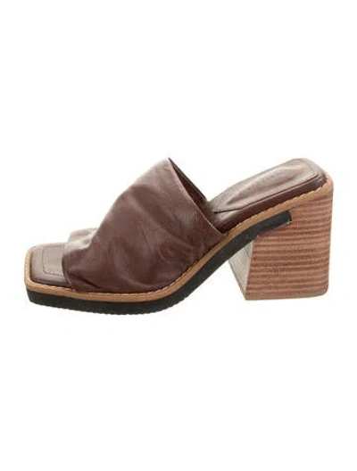 Pre-owned Schutz Leather Slides In Brown