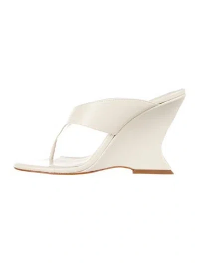 Pre-owned Schutz Leather Slides In Neutral