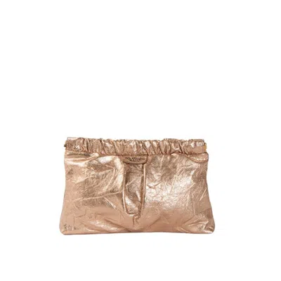 Sclarandis Crinkled Nappa Clutch Bag In Gold