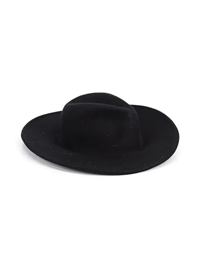 Pre-owned Scoop Hat In Black
