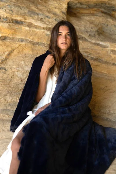 Sea To Me Blankets Carmel Faux Fur Throw Blanket In Black