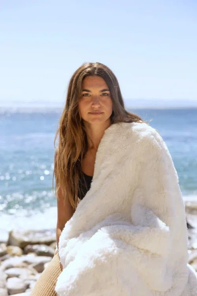 Sea To Me Blankets Venice Faux Fur Throw