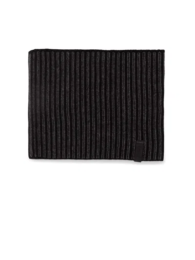 Sease Scarf In Black