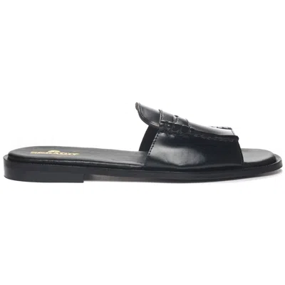 SEBAGO DAN SLIDE