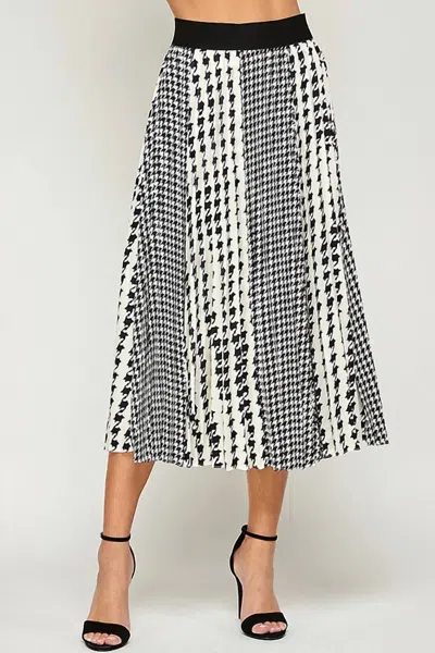 See And Be Seen Holly Houndstooth Skirt In Black/white In Gray