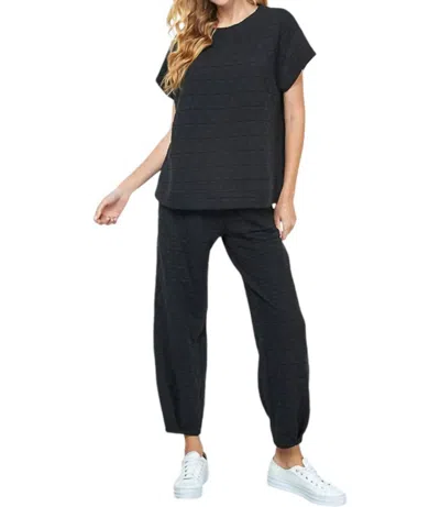 See And Be Seen Vail Quilted Short Sleeve Top In Black