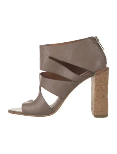 Pre-owned See By Chloé Leather Sandals In Neutrals