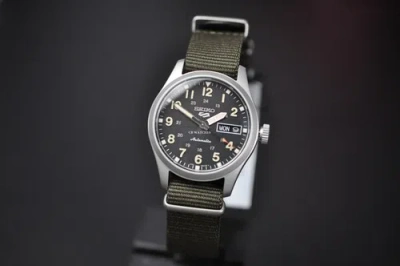 Pre-owned Seiko 5 Sports Srpj85k1 "green Zone" Midfield Sports Series Men Watch