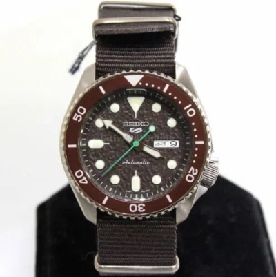 Pre-owned Seiko 5 Sports Street Hard Coating Brown Srpd85k1+international Warranty Us4