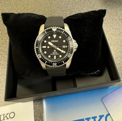 Pre-owned Seiko Men's Prospex Solar Black Silicon Band Divers Watch 38.5mm Size Sne573