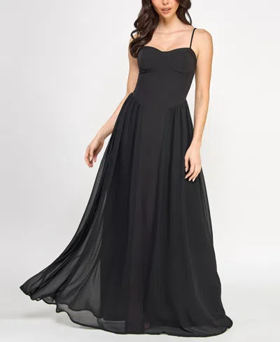 Seni & Cade Juniors' Sweetheart-neck Sleeveless Gown