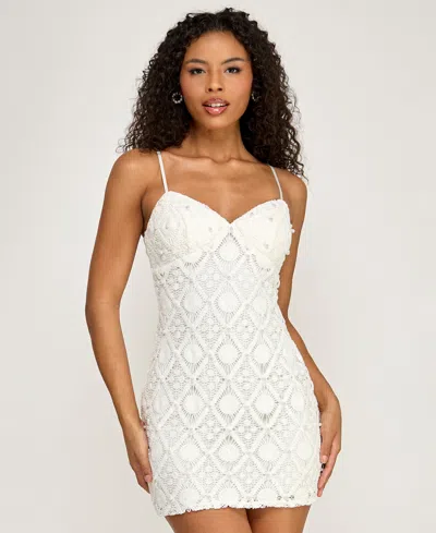 Seni & Cade Juniors' V-neck Sleeveless Dress In White